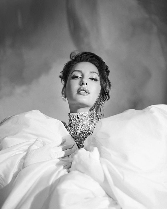 Stunning Looks Of Glamorous Diva Nora Fatehi